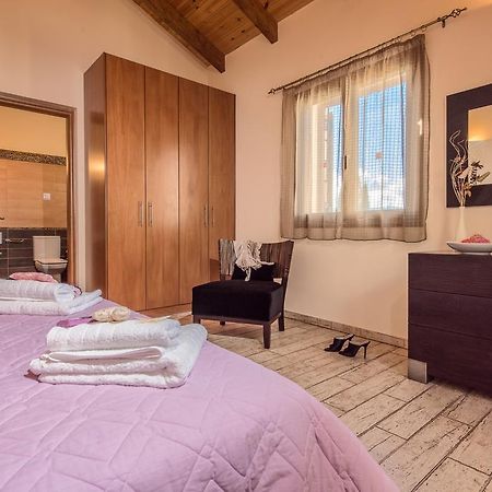 Astarte Villas - Kyveli Luxurious Private Villa Gaitani 객실 사진