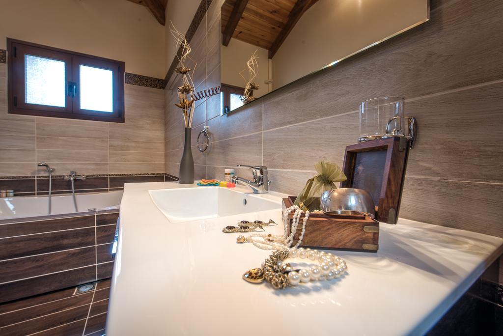 Astarte Villas - Kyveli Luxurious Private Villa Gaitani 객실 사진