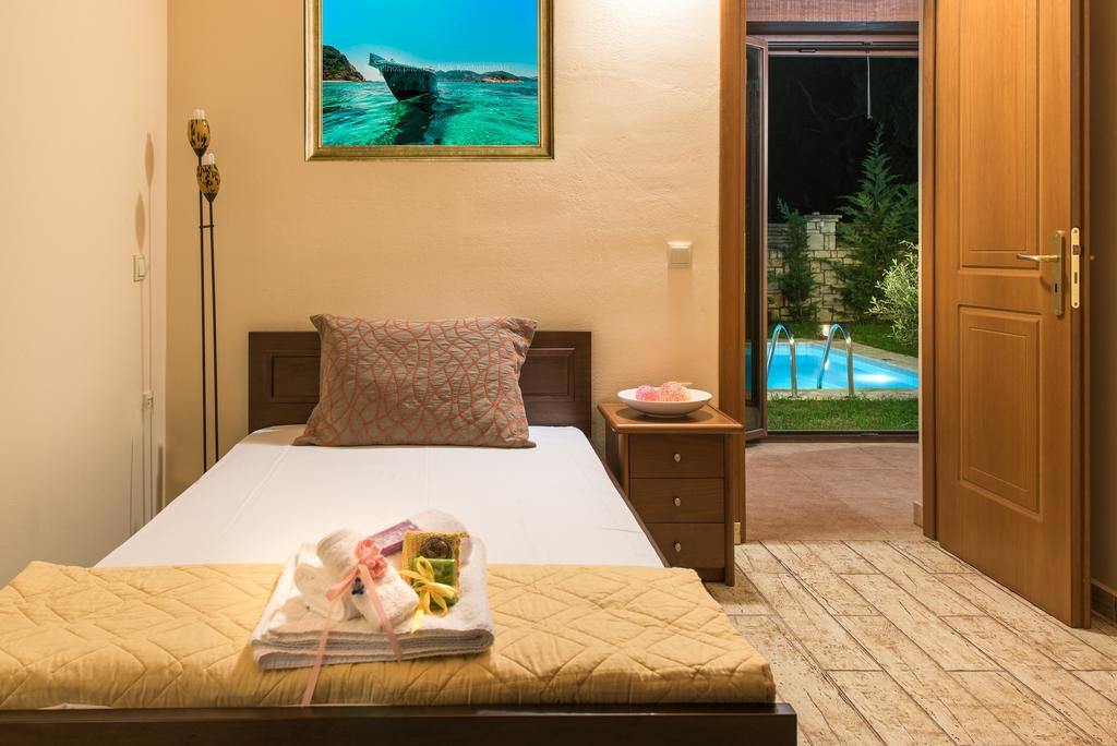 Astarte Villas - Kyveli Luxurious Private Villa Gaitani 객실 사진