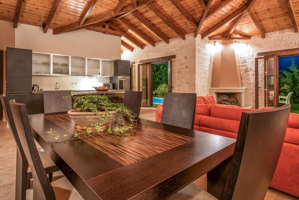 Astarte Villas - Kyveli Luxurious Private Villa Gaitani 객실 사진