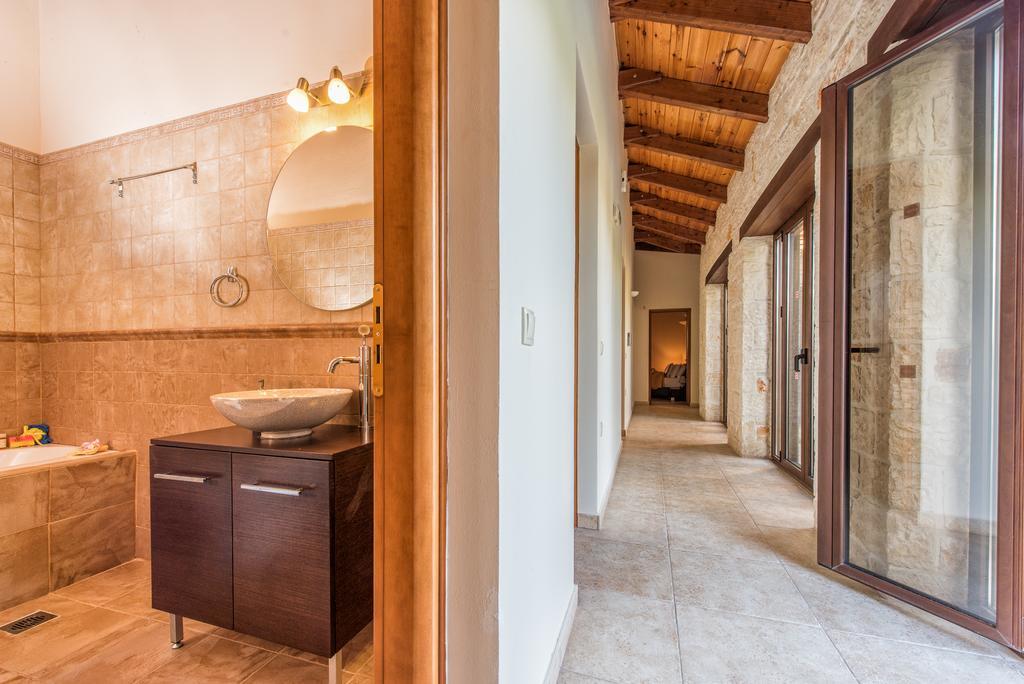 Astarte Villas - Kyveli Luxurious Private Villa Gaitani 객실 사진